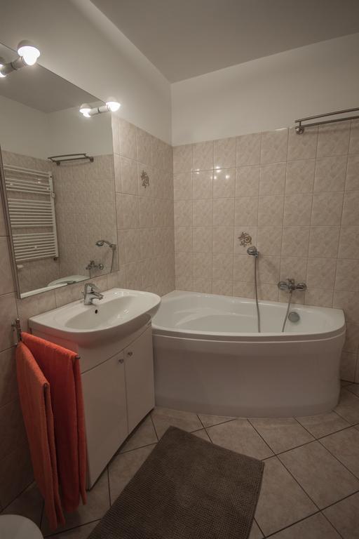 Velvet Lucka Apartment Варшава Екстериор снимка